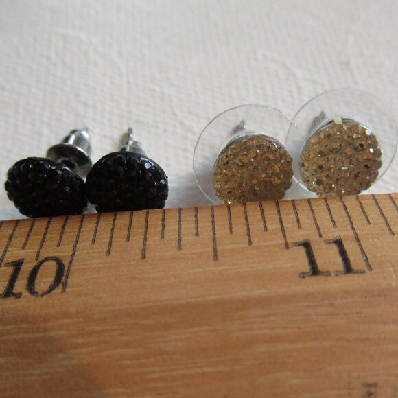 2 pairs of stud earrings, Black, Champagne, Unused, - Picture 5 of 6